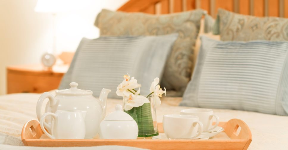 4 WAYS TO ENSURE BEDDING BLISS FOR YOUR GUESTS