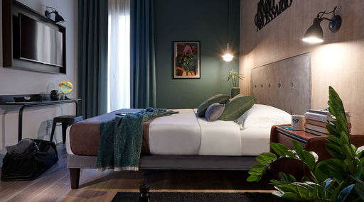 Smooth Sailing into Slumber: Luxury Cruise Ship Bedding for 2025